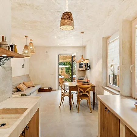 Fontarcella, Heart & Roots