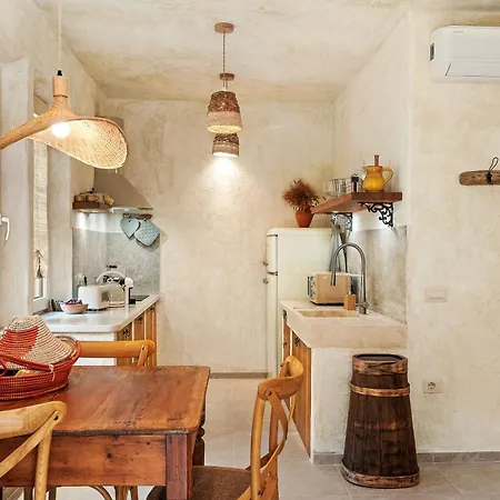 Fontarcella, Heart & Roots