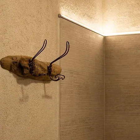 Fontarcella, Heart & Roots